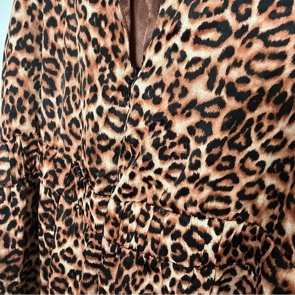 Forever 21 plus size Leopard print jumpsuit 2X - Picture 6 of 7